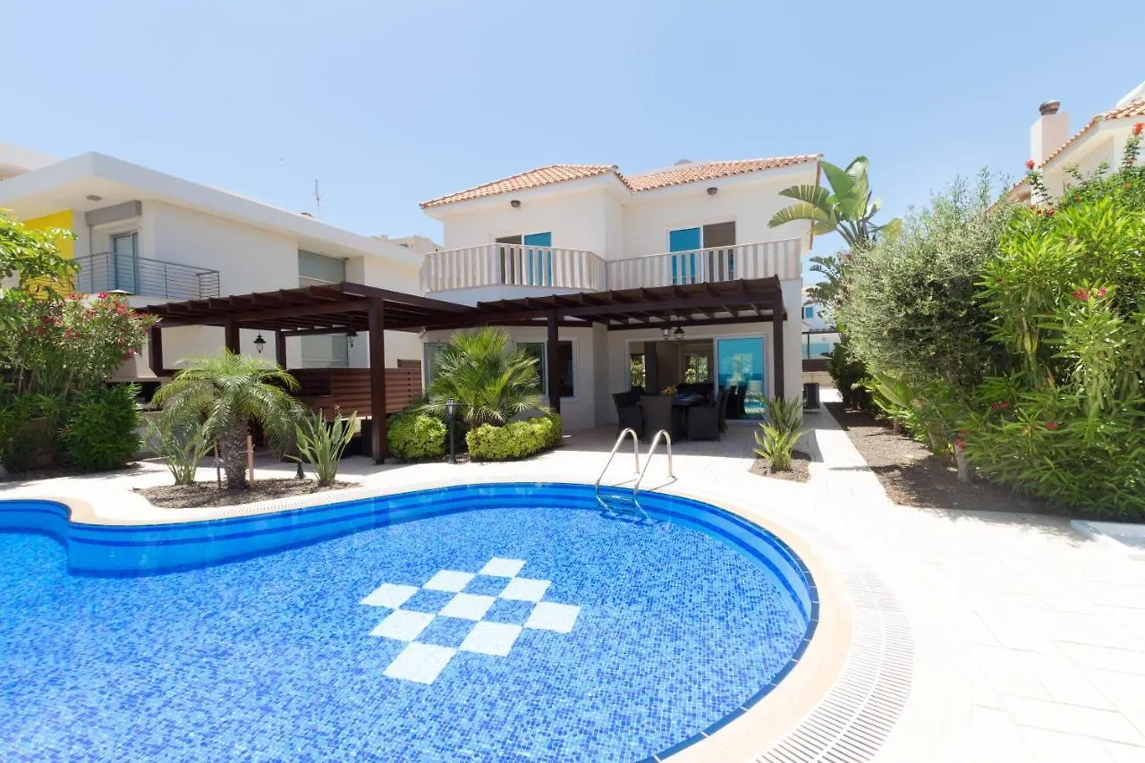 Дом отдыха Villa Sea Holly Front Line Протарас Кипр